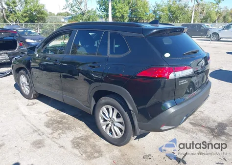 2025 Toyota Corolla Cross Le z USA, uszkodzony, nr VIN 7MUCAAAG6SV122069